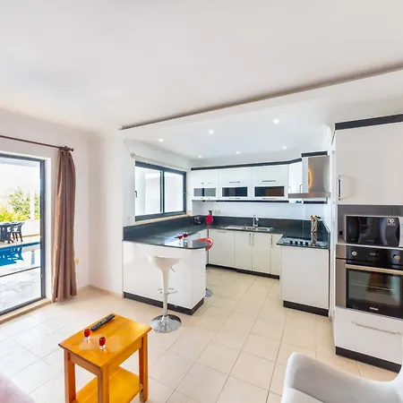Ezel Apartamento *